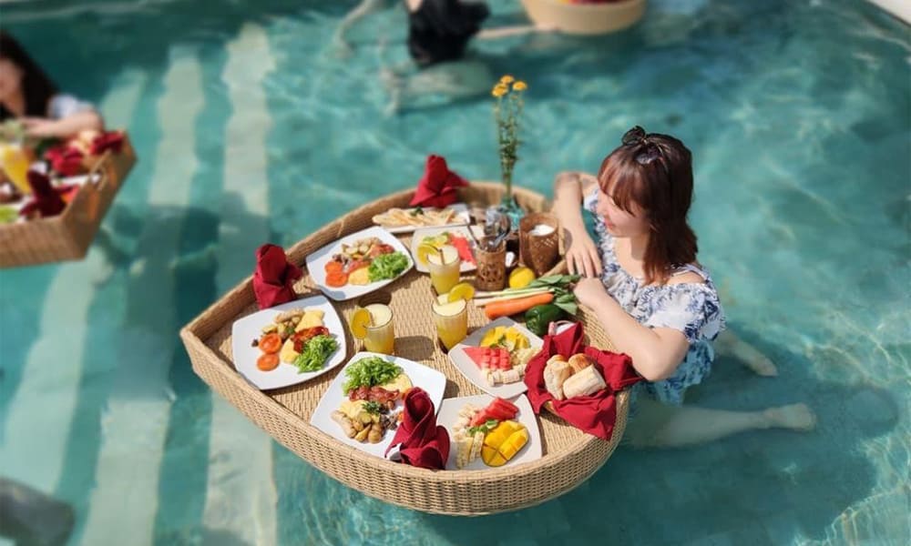 Floating Breakfast
