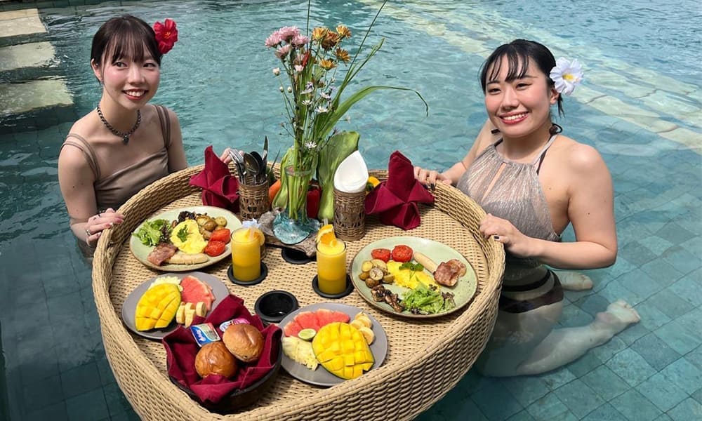 Floating Breakfast