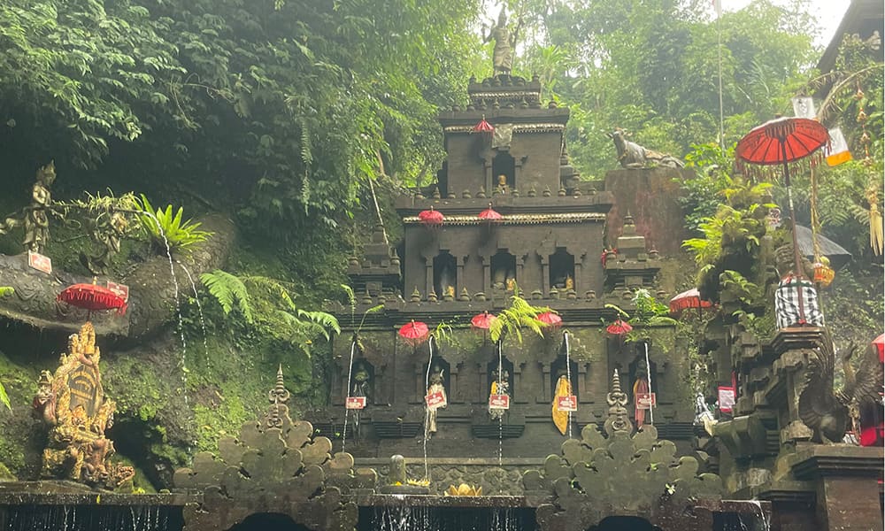 Pura Taman Pecampuhan Sala